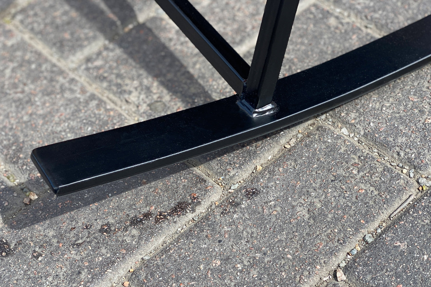 'The Winchmore' - Rocking Pavement Sign