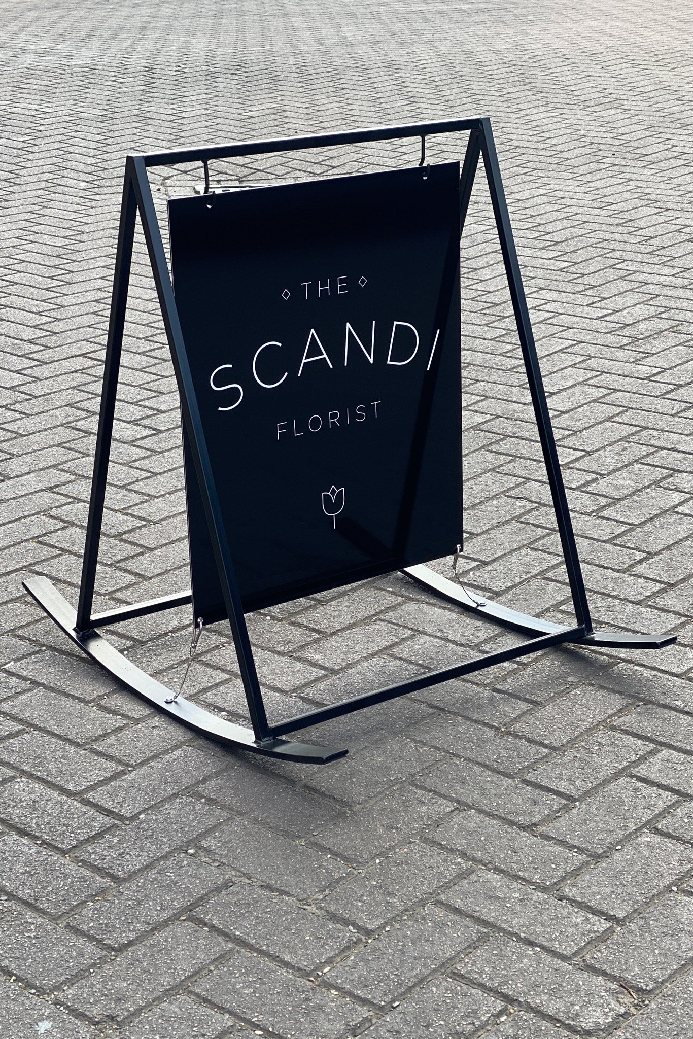 'The Winchmore' - Rocking Pavement Sign